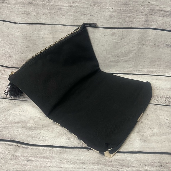 SUMMER & ROSE CANVAS FOLD OVER CLUTCH NWOT - Picture 4 of 8